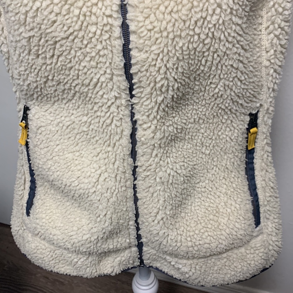 LL Bean fuzzy vest - Picture 3 of 8